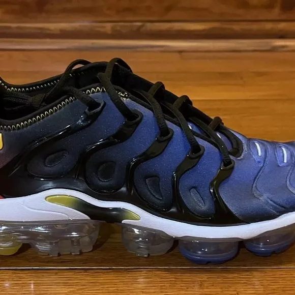 NIKE AIR VAPORMAX PLUS LIVE TOGETHER PLAY, TOGETHER DC1476-001 MENS SIZE 9