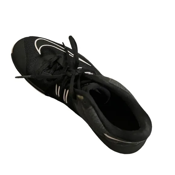 Nike Air Versatile II Athletic Basketball Sneakers Shoes, Mid, Black White 8.5
