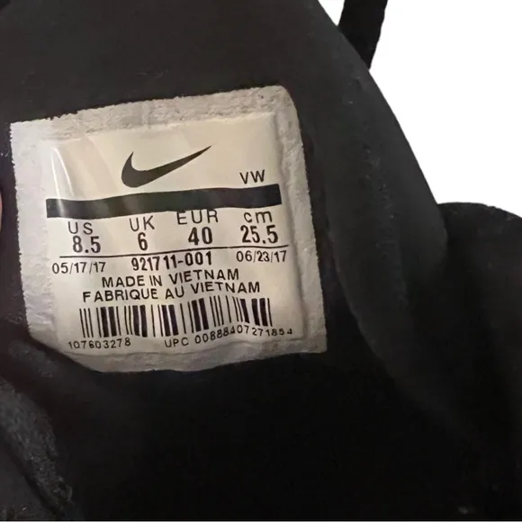 Nike Air Versatile II Athletic Basketball Sneakers Shoes, Mid, Black White 8.5