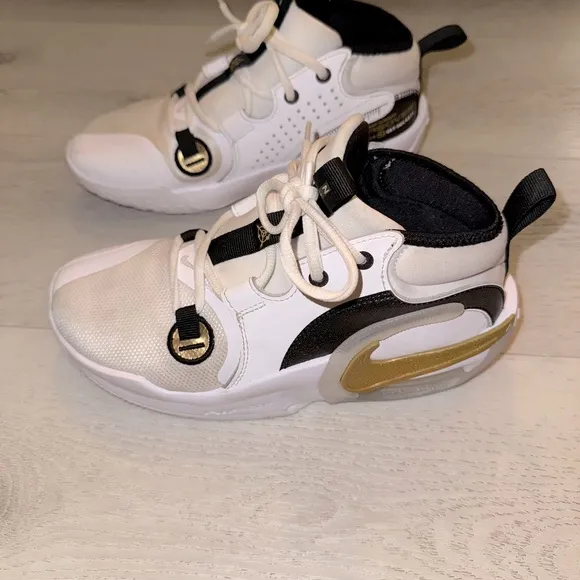 Nike Air Zoom Crossover Basketball Shoes big kids size 4