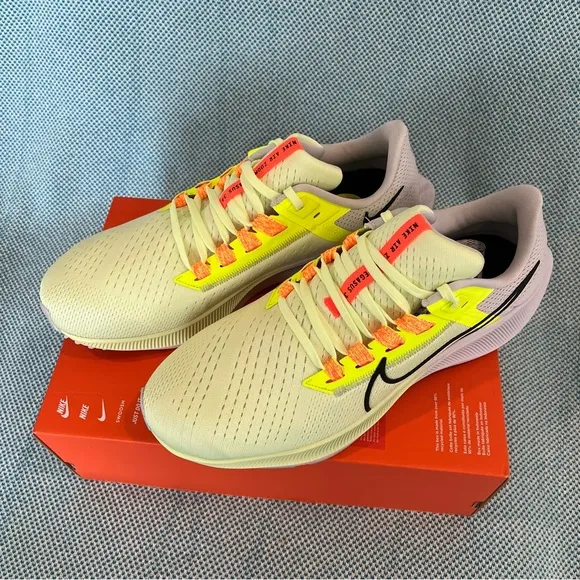 NIKE Air Zoom Pegasus 38 Running Shoes