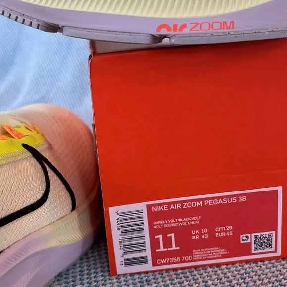 NIKE Air Zoom Pegasus 38 Running Shoes