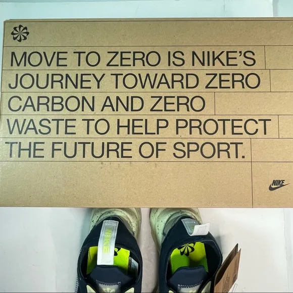 Nike Air Zoom Type Crater Mens Sz 10 Recycled Sneakers Lightweight Running Shoes