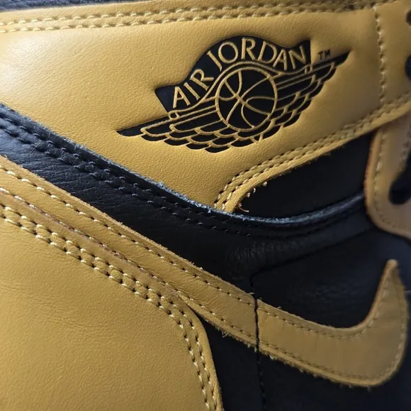 Nike AirJordan Men's 1 Retro OG High Pollen 9.5 *Offers Are Welcome*