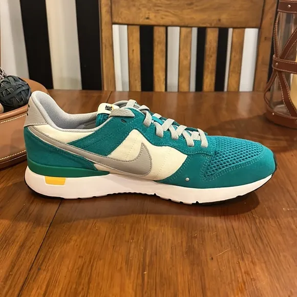 Nike Archive 83.M shoes sneakers new 747245 300 rio teal Men’s size 9.5