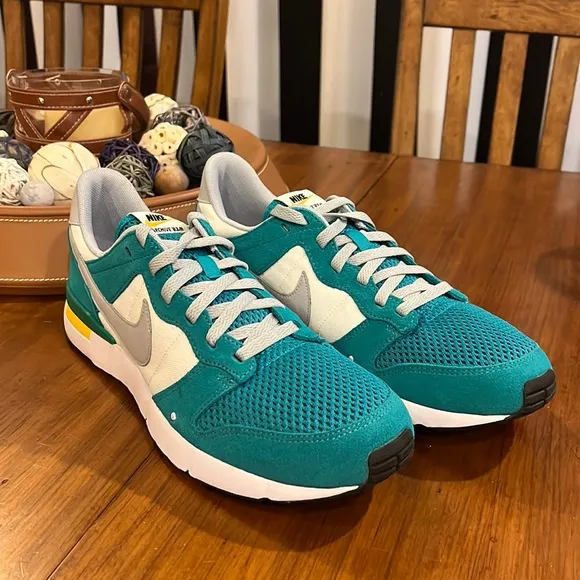 Nike Archive 83.M shoes sneakers new 747245 300 rio teal Men’s size 9.5