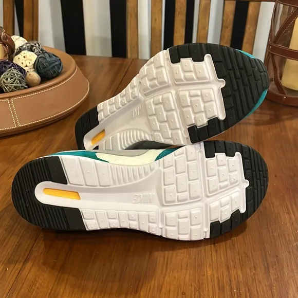 Nike Archive 83.M shoes sneakers new 747245 300 rio teal Men’s size 9.5