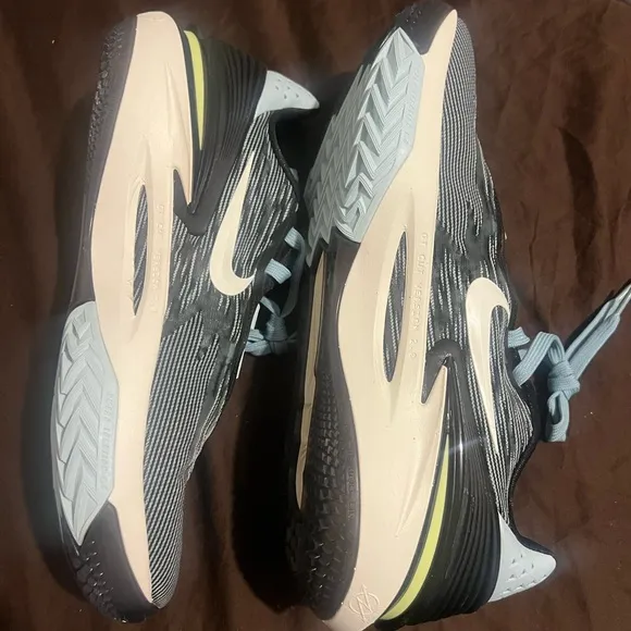 Nike Athletic Sneakers with Blue Accents Air Zoom G.T Cut 2.0