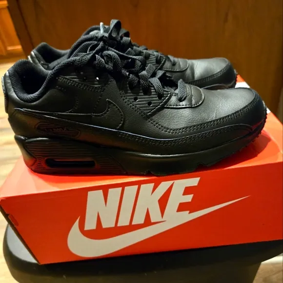 Nike Big Kids Black Nike Air Max 90 Sneakers