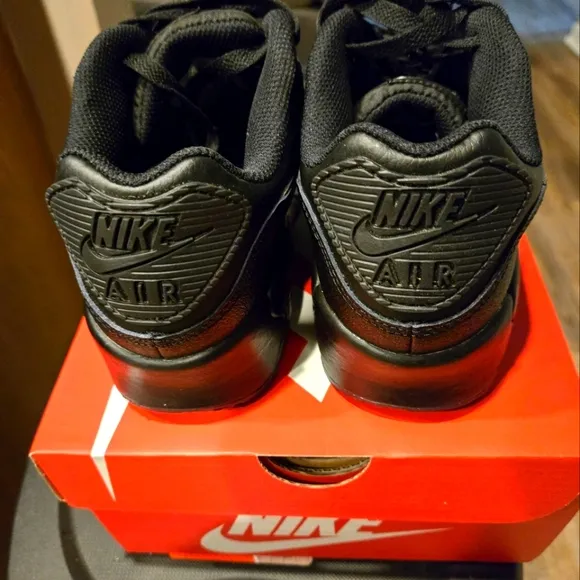 Nike Big Kids Black Nike Air Max 90 Sneakers