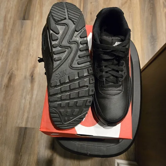 Nike Big Kids Black Nike Air Max 90 Sneakers