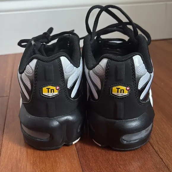 Nike Black and Gray TN