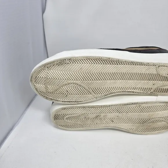 Nike Blazer Low '77 Premium Men's Size 8.5 Black Gold Athletic‎ Shoes Sneakers.