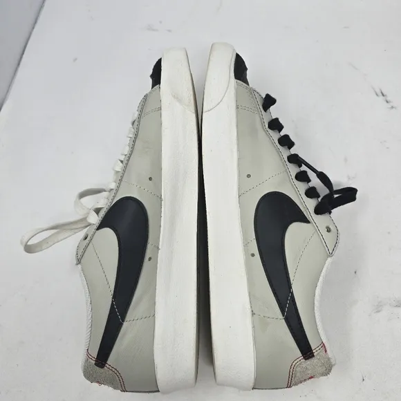 Nike Blazer Low '77 Premium Men's Size 8.5 Black Gold Athletic‎ Shoes Sneakers.
