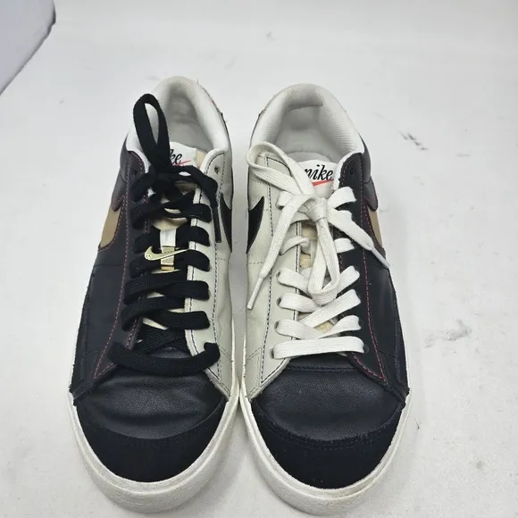 Nike Blazer Low '77 Premium Men's Size 8.5 Black Gold Athletic‎ Shoes Sneakers.