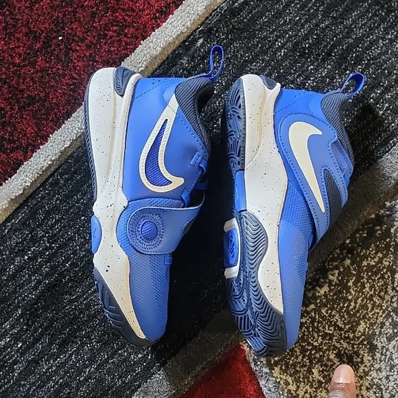 Nike Blue Elastic Slip-On Sneakers
