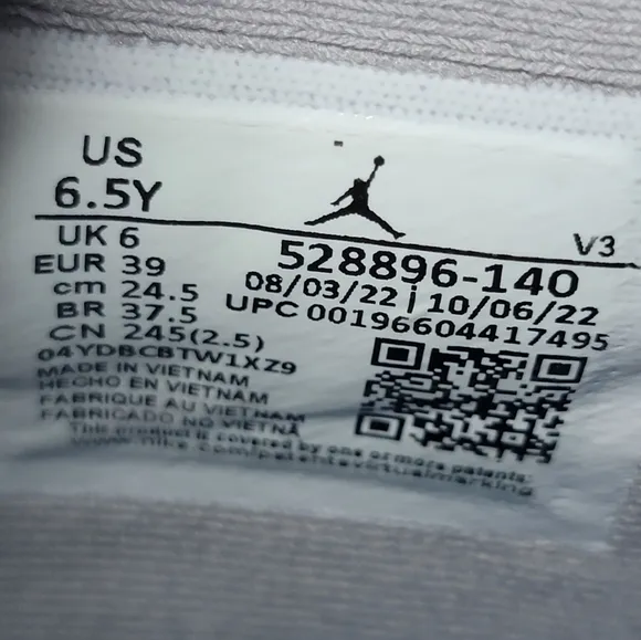 Nike Boys Air Jordan 11 528896-140 Gray Basketball Shoes Sneakers Size 6.5Y