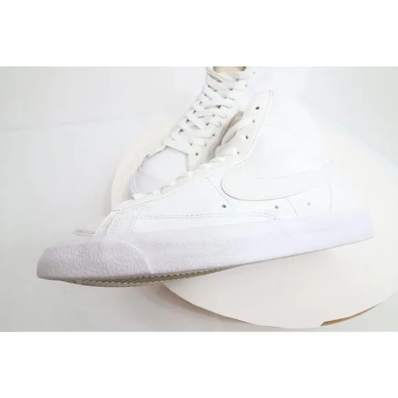 nike CZ1055-117size 8.5 Nike Blazer Mid '77 Triple White  Sneakers Women's