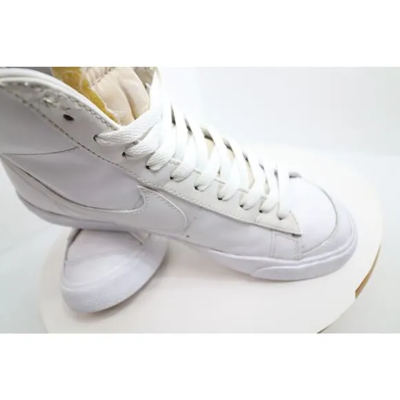 nike CZ1055-117size 8.5 Nike Blazer Mid '77 Triple White  Sneakers Women's