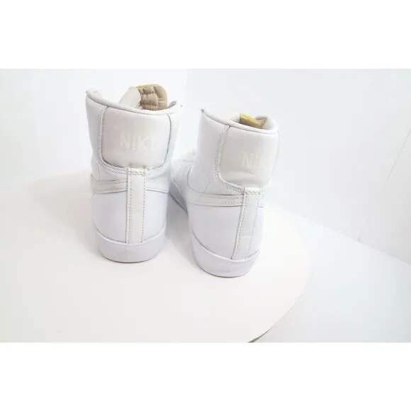 nike CZ1055-117size 8.5 Nike Blazer Mid '77 Triple White  Sneakers Women's