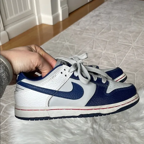 Nike Drunk Low Boys Size 1 Blue and White Sneakers