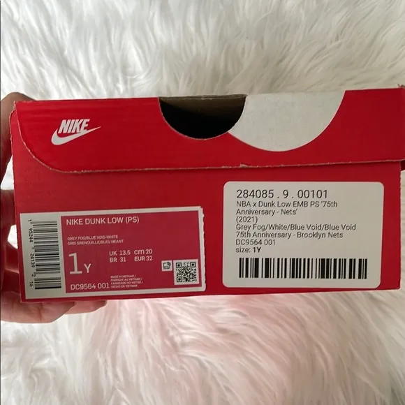 Nike Drunk Low Boys Size 1 Blue and White Sneakers