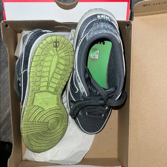 Nike Dunk Low Sneakers - Gray and Green