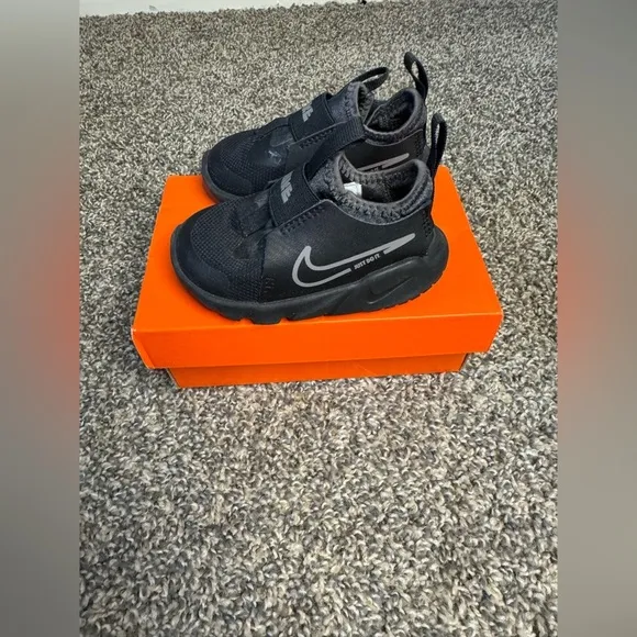 Nike Flex Runner 2 Slip-On Running Sneakers