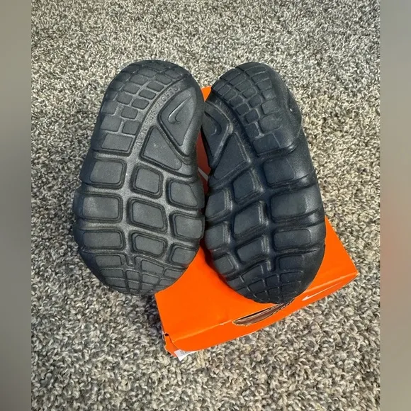 Nike Flex Runner 2 Slip-On Running Sneakers