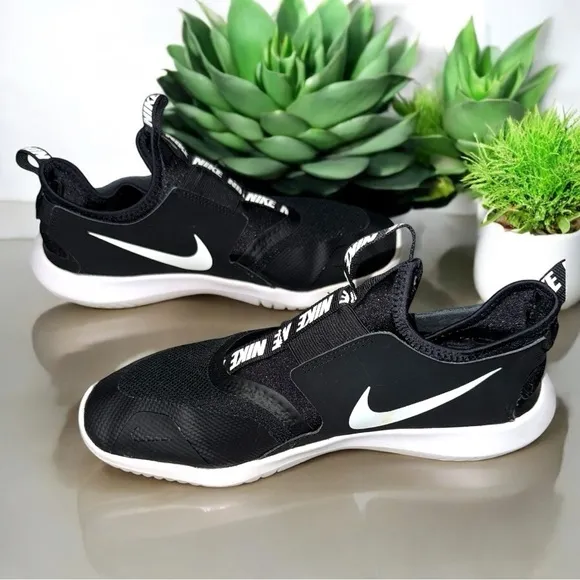 Nike Flex Runner- Slip-On Sneakers AT4662-001 Size 6.5Y