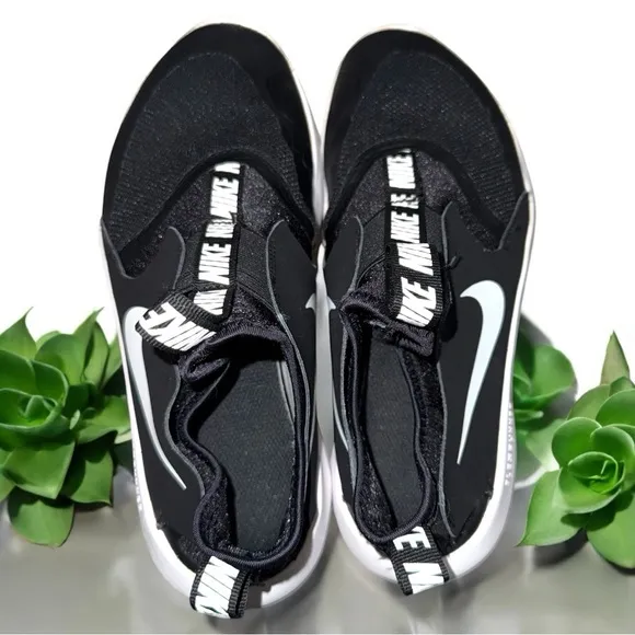 Nike Flex Runner- Slip-On Sneakers AT4662-001 Size 6.5Y