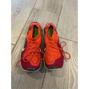 NIKE Fly Knit Bright Crimson Tennis Shoes Size 10.5