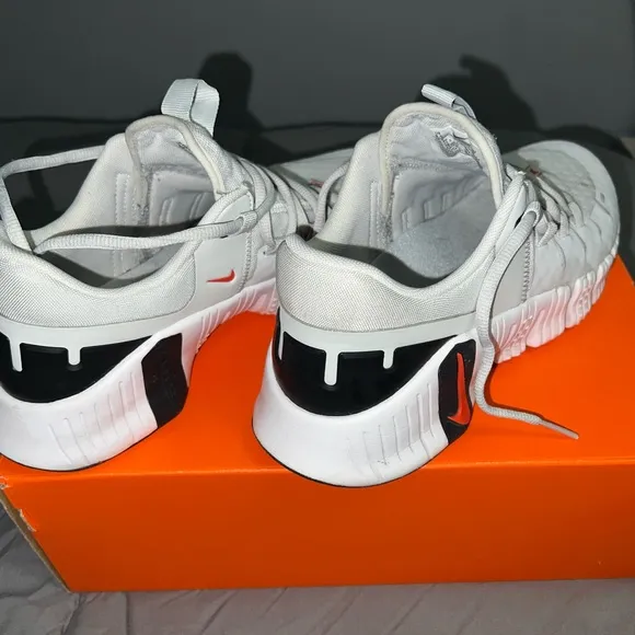 Nike Free Metcon 5 Orange Box