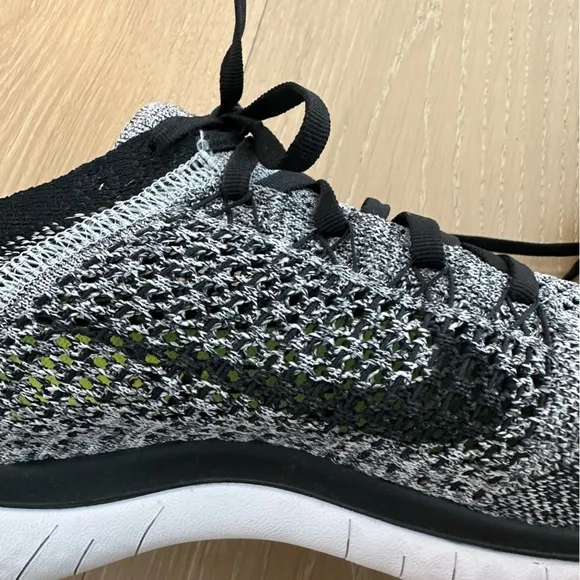 Nike Free Run Flyknit Men's Road Running Shoes Black Gray White Size 11 Light