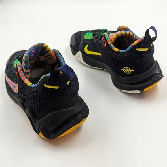 NIKE Giannis Immortality 2 Kaleidoscope Colorway Basketball Shoes Youth Sz 4
