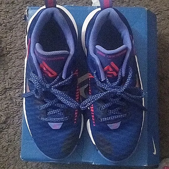 Nike Giannis Immortality Basketball Sneakers Sz 4Y Slightly Worn/Like New/