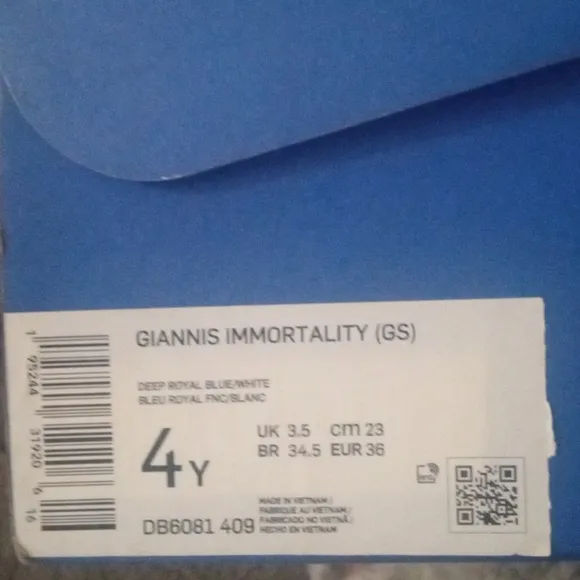 Nike Giannis Immortality Basketball Sneakers Sz 4Y Slightly Worn/Like New/