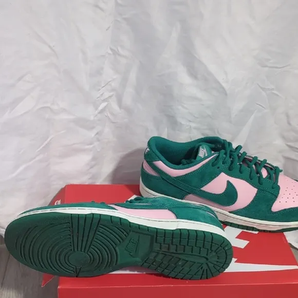 Nike Green and Pink Sneakers