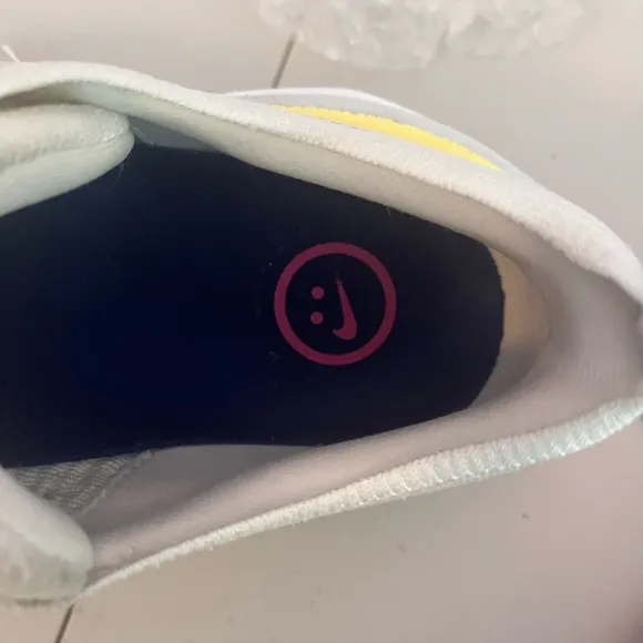 NIKE Invincible Run 3 Running Shoes Mens 12.5 White Blue Pink Zoom X Sneaker