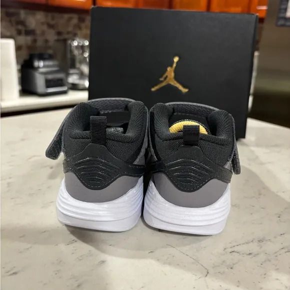 NIKE JORDAN MAX AURA 5 (TD) SNEAKERS TODDLER BLACK/GRAY HI-TOP SHOES