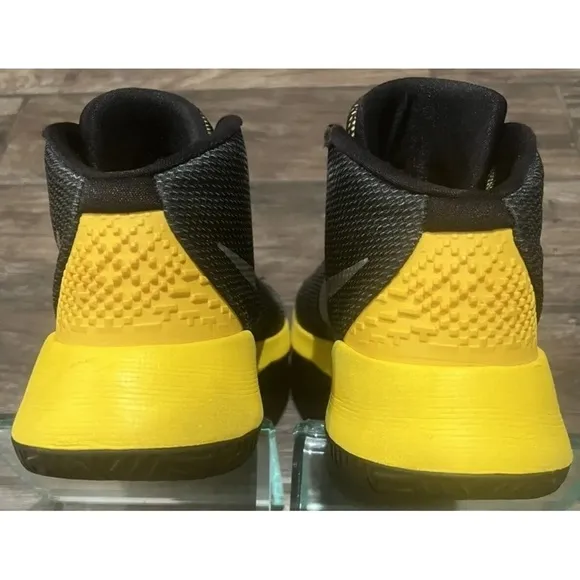 NIKE KD Trey 5 III Black / Yellow Men's Basketball Shoes - Size 7 youth