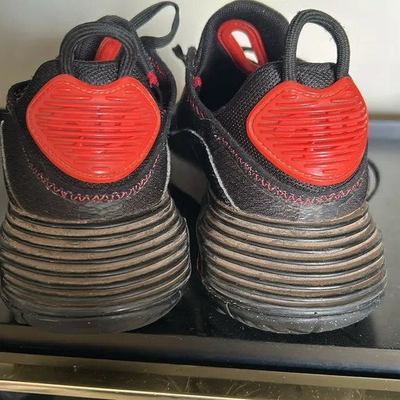 Nike Kids Black and Red Air Max Sneakers - 6Y