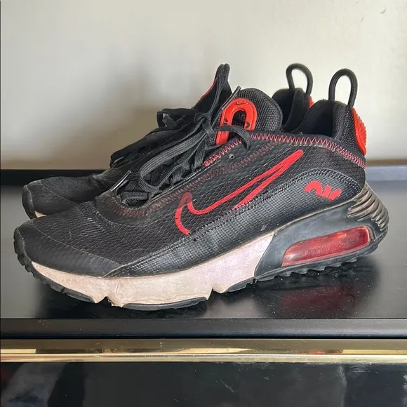 Nike Kids Black and Red Air Max Sneakers - 6Y
