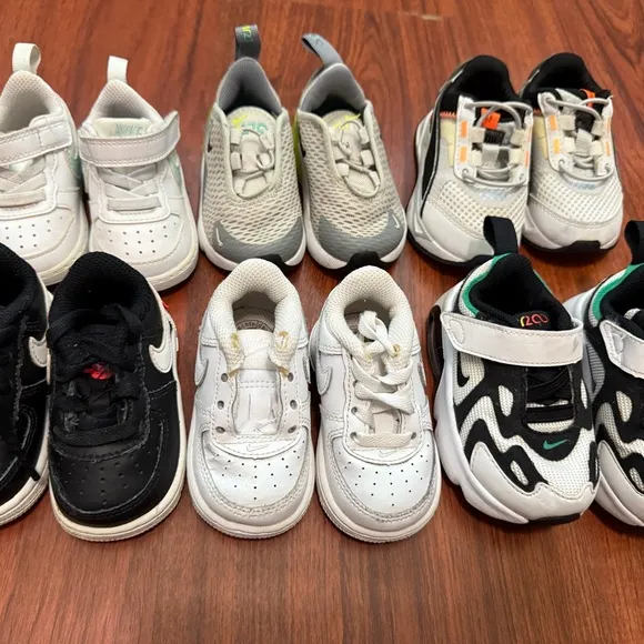 Nike Kids Shoes - Black and White Collection