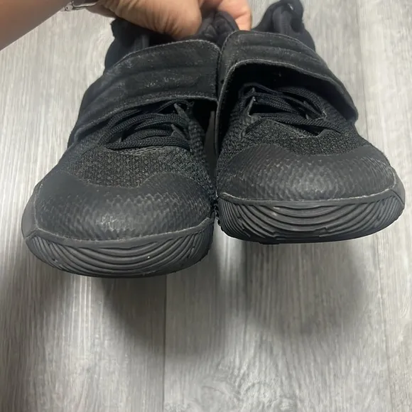 NIKE KYRIE 2 GS TRIPLE BLACK sneakers  / US 7Y