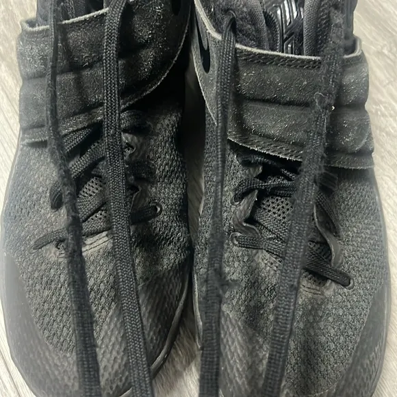 NIKE KYRIE 2 GS TRIPLE BLACK sneakers  / US 7Y