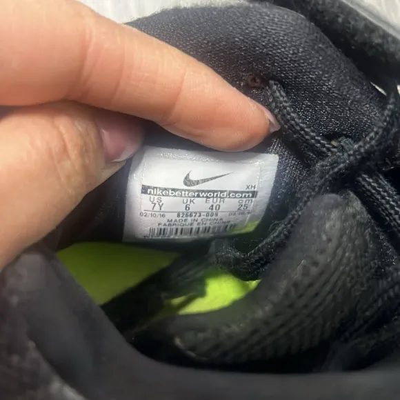 NIKE KYRIE 2 GS TRIPLE BLACK sneakers  / US 7Y