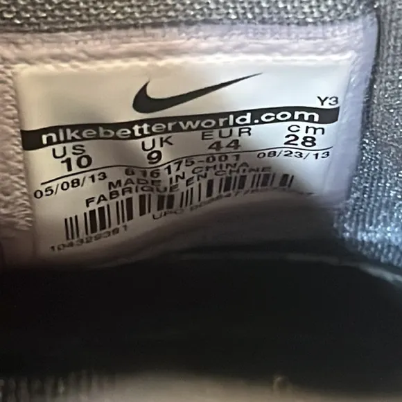 Nike LeBron 11 Away Size 10 Men’s Size 2013 black and red