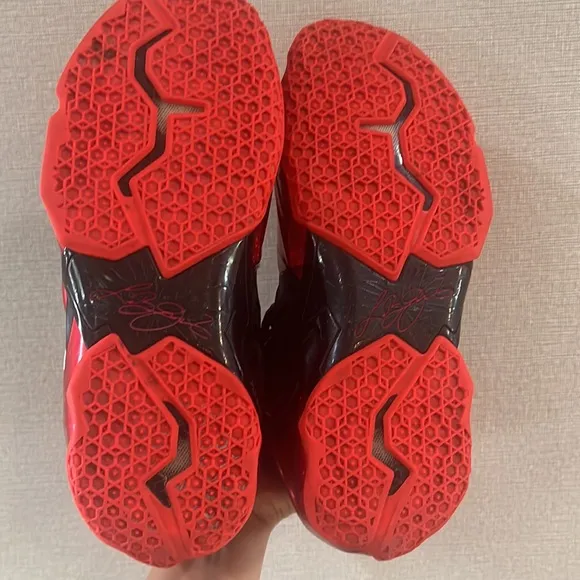 Nike LeBron 11 Away Size 10 Men’s Size 2013 black and red