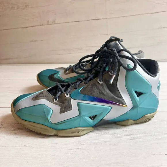 Nike LeBron 11 Gamma Blue Sneakers Men’s Size 9 – Style 816175-401